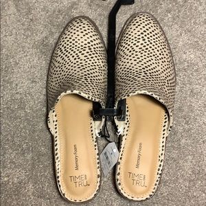 Time and tru casual shoe